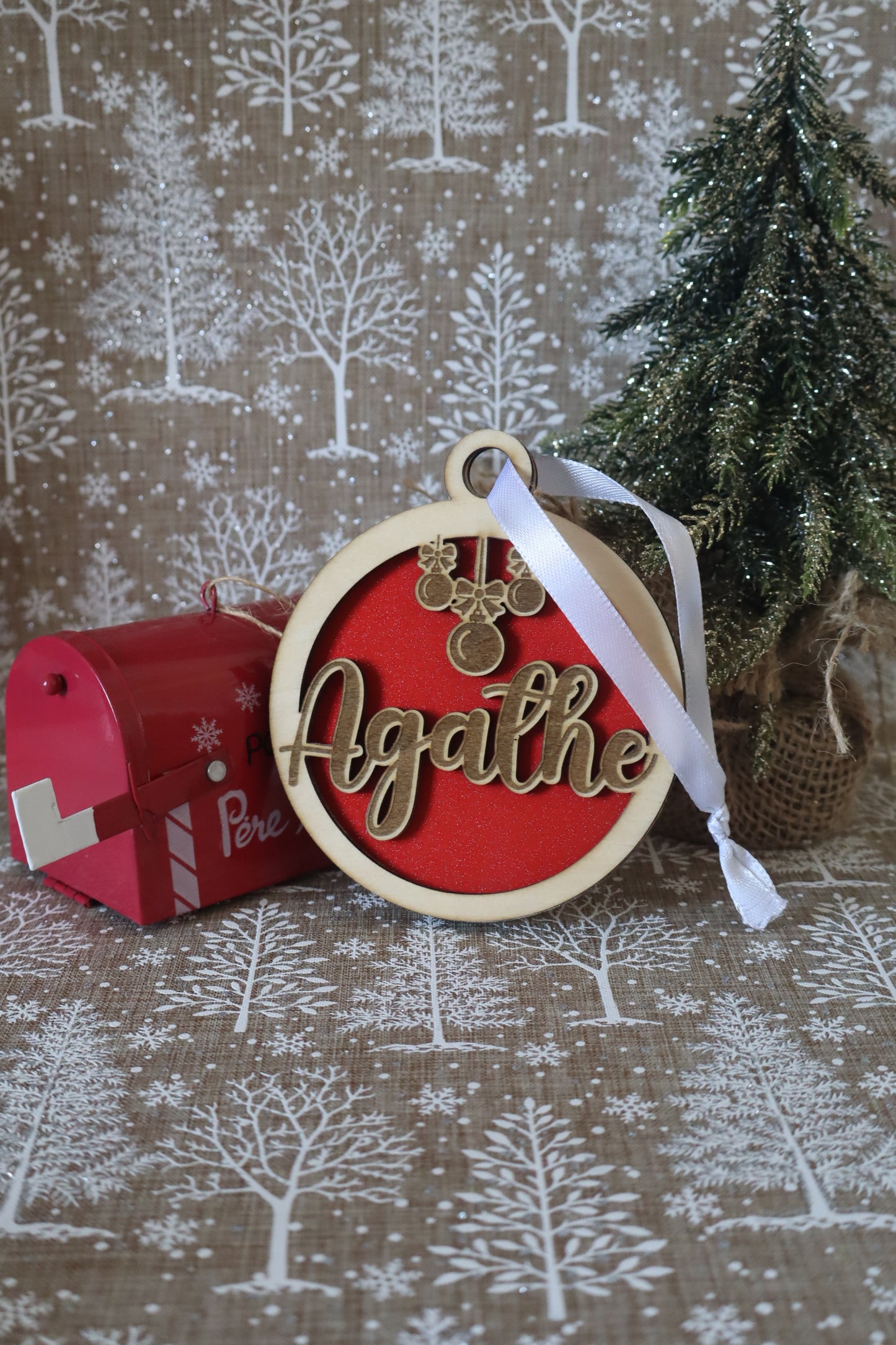 Boule de Noël prénom colorée